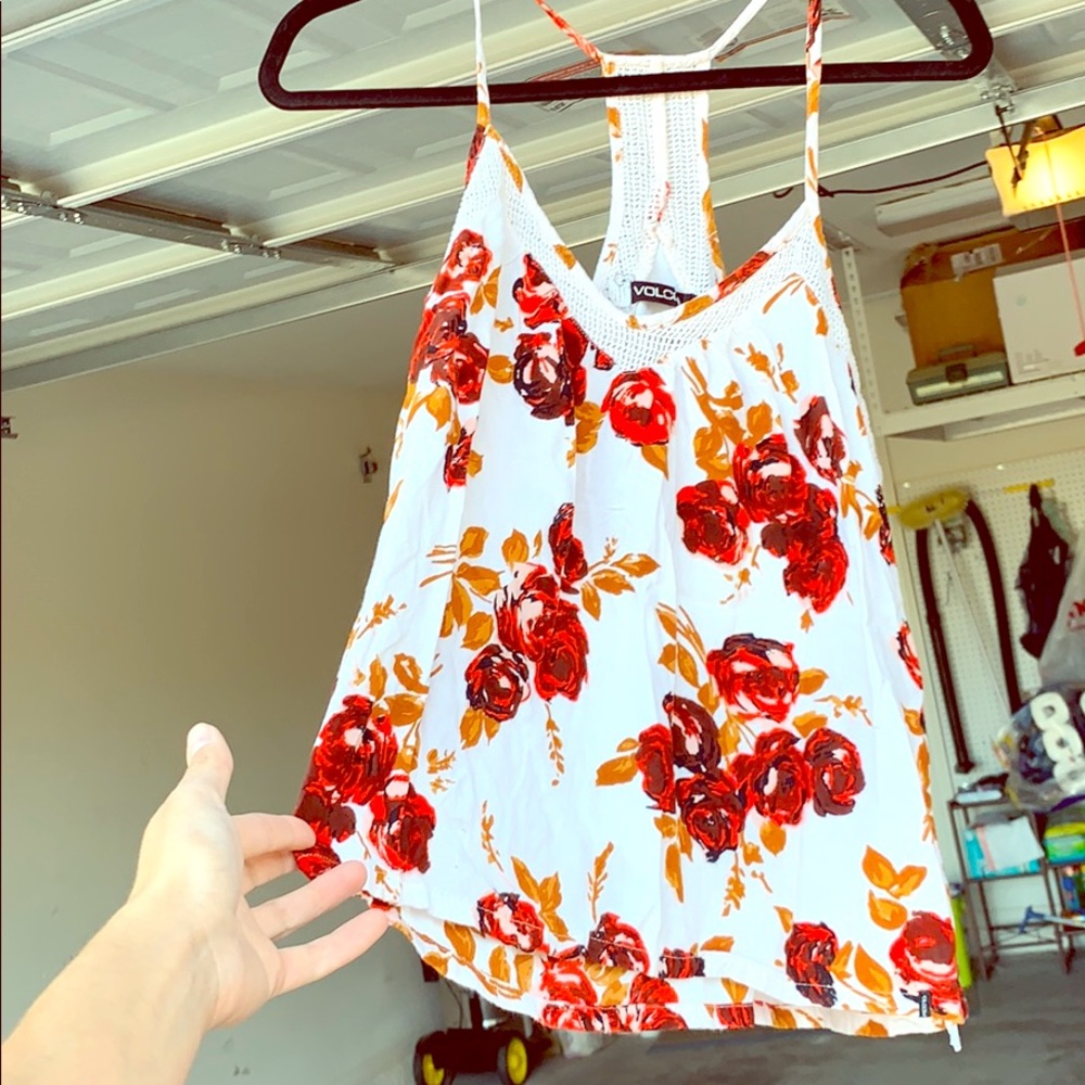💕Cute Volcom Tank💕